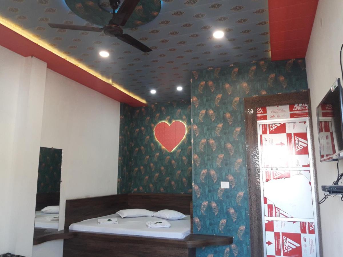Hotel Rajvihar Pachmarhi ภายนอก รูปภาพ