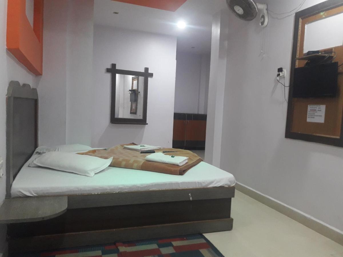 Hotel Rajvihar Pachmarhi ภายนอก รูปภาพ