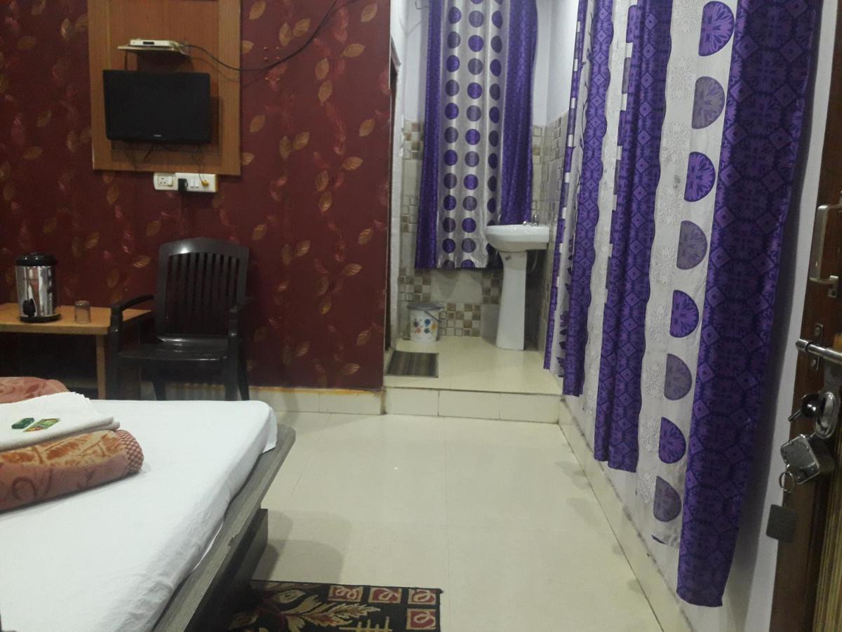 Hotel Rajvihar Pachmarhi ภายนอก รูปภาพ