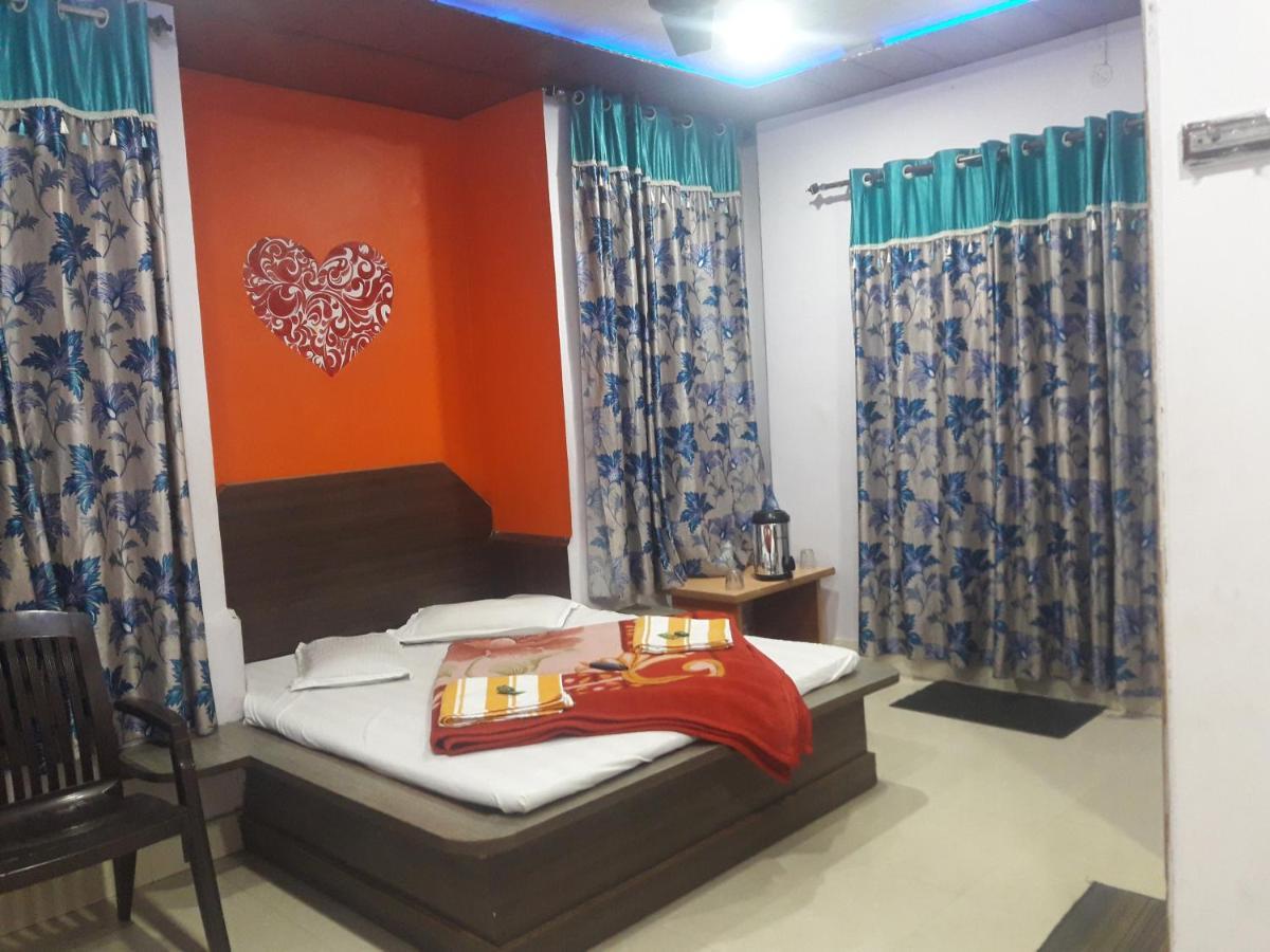 Hotel Rajvihar Pachmarhi ภายนอก รูปภาพ
