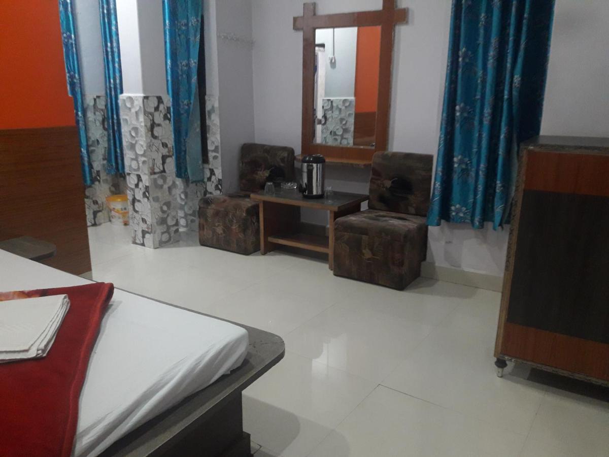 Hotel Rajvihar Pachmarhi ภายนอก รูปภาพ