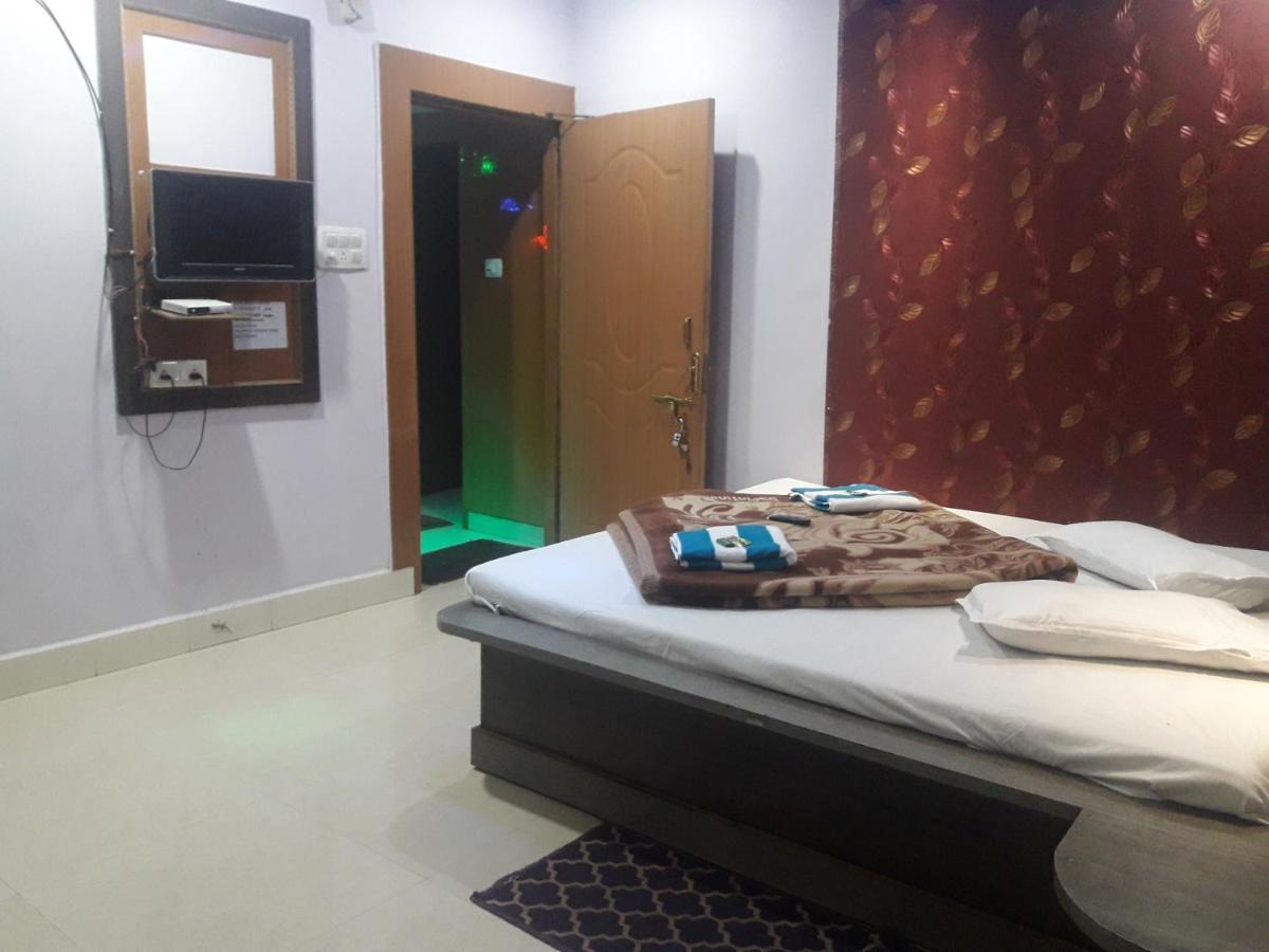 Hotel Rajvihar Pachmarhi ภายนอก รูปภาพ