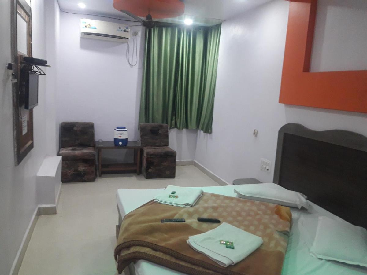 Hotel Rajvihar Pachmarhi ภายนอก รูปภาพ