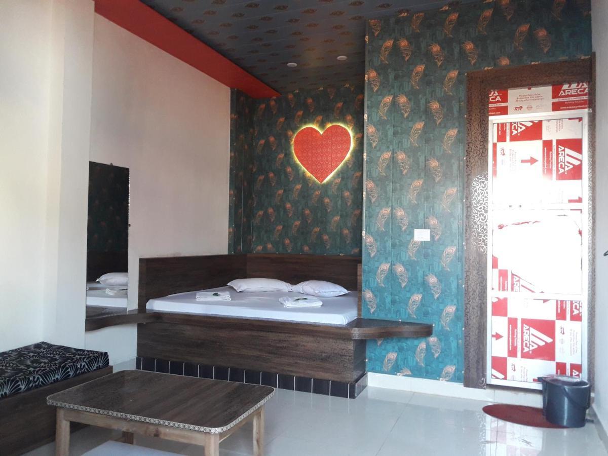 Hotel Rajvihar Pachmarhi ภายนอก รูปภาพ