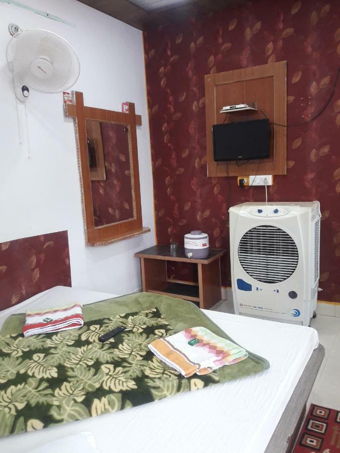 Hotel Rajvihar Pachmarhi ภายนอก รูปภาพ