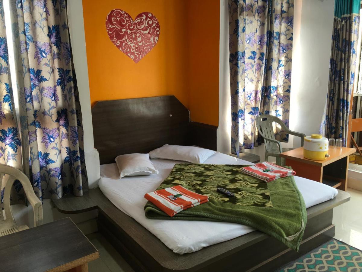 Hotel Rajvihar Pachmarhi ภายนอก รูปภาพ